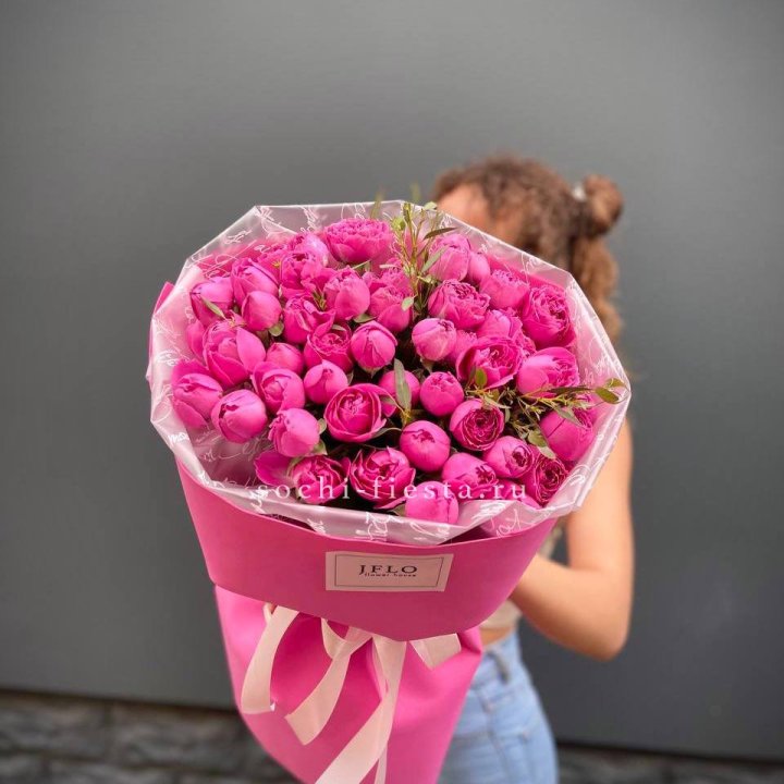 Кустовые розы букет Мисти Баблс с доставкой в Нижнем Тагиле