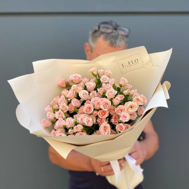 Кустовые розы леди в Нижнем Тагиле