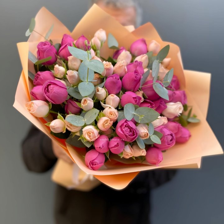 Букет кустовых роз Тендернес в Нижнем Тагиле