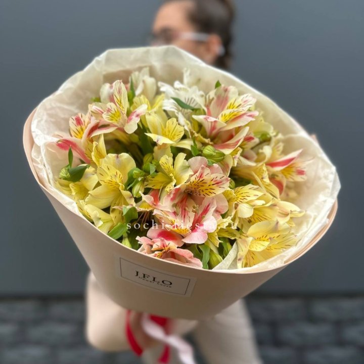 Альстромерии в нежном оформлении в Нижнем Тагиле