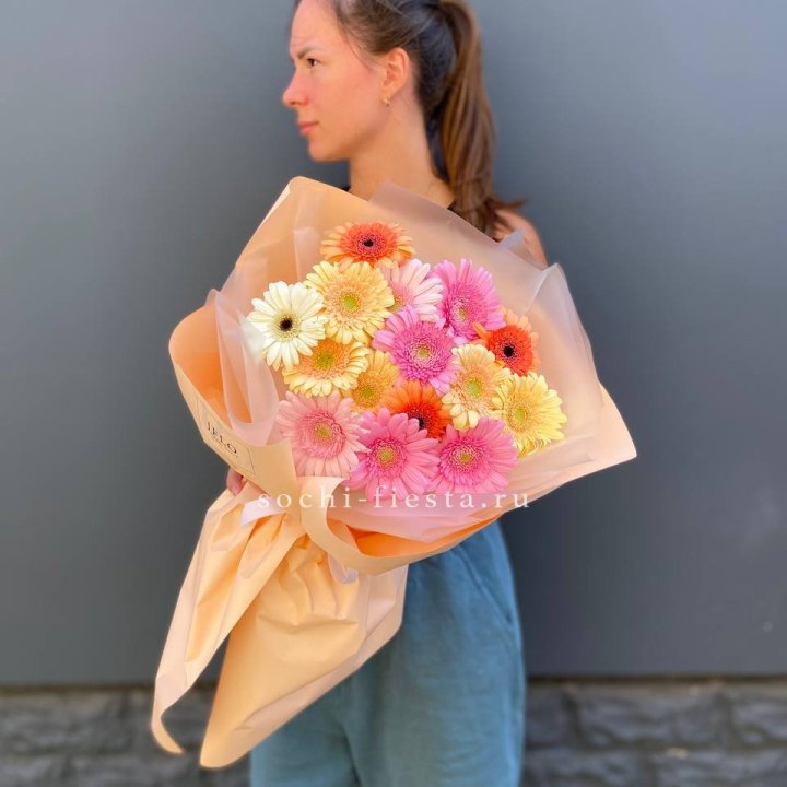 Букет разноцветных гербер в Нижнем Тагиле