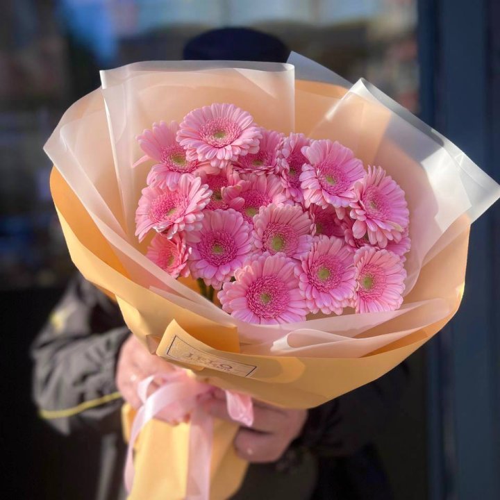 17 розовых гербер  в Нижнем Тагиле