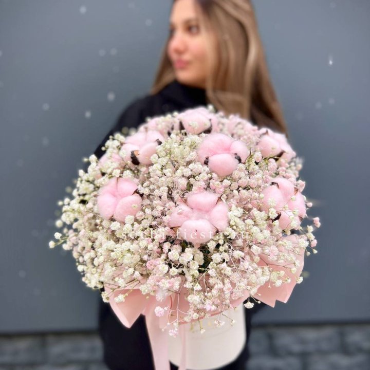 Гипсофилы с хлопком в шляпной коробке в Нижнем Тагиле