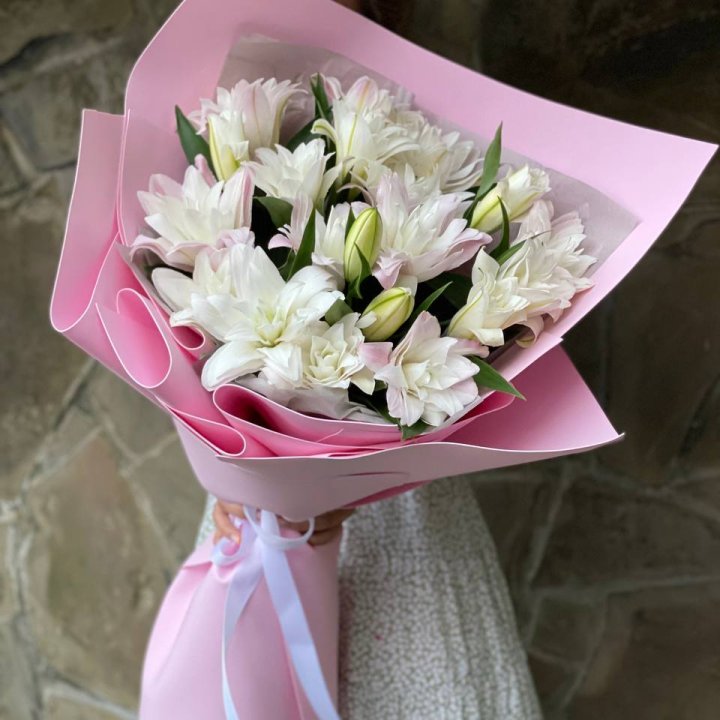 Букет пионовидных лилий №1 в Нижнем Тагиле