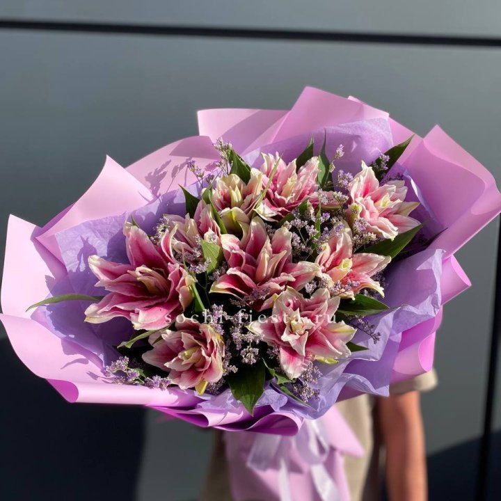 Букет пионовидных лилий №4 в Нижнем Тагиле