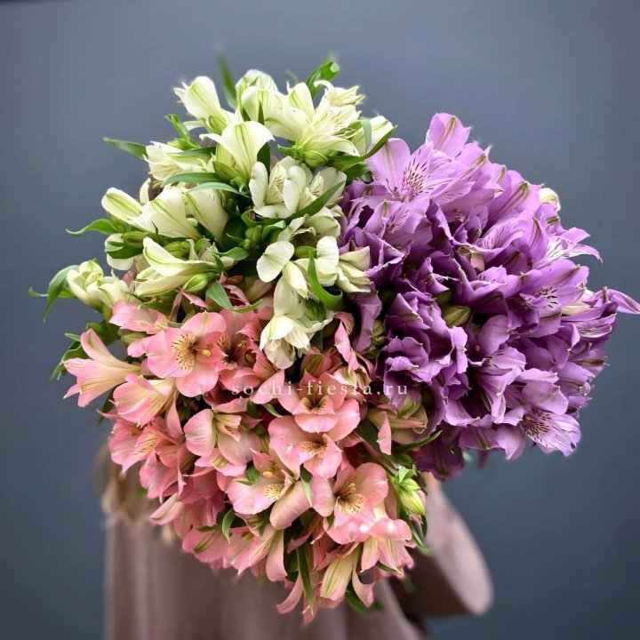 Охапка Альстромерии в Нижнем Тагиле