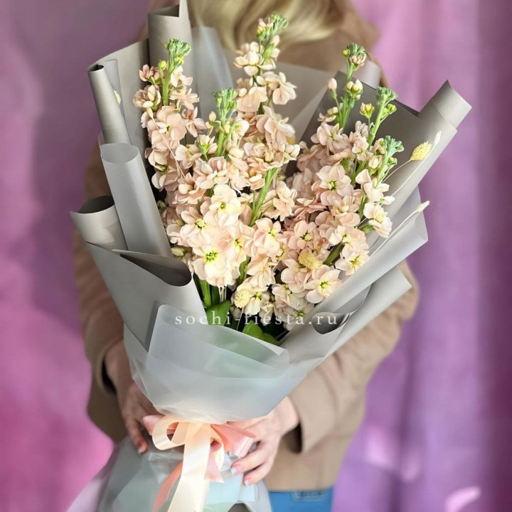 Букет ароматной маттиоллы №2 в Нижнем Тагиле