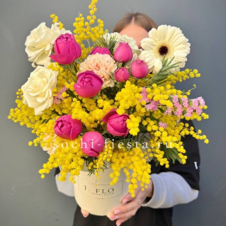 Цветы в боксе "Слобода" в Нижнем Тагиле