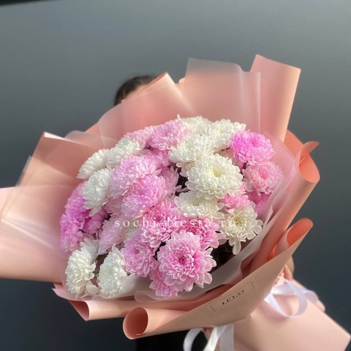  Букет бело-розовых хризантем  в Нижнем Тагиле