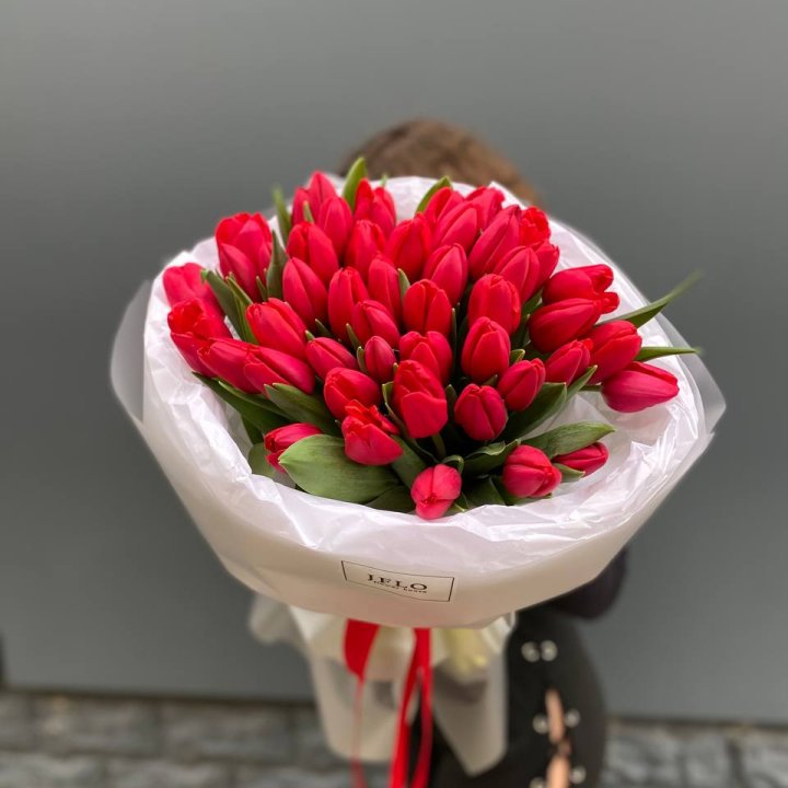 51 тюльпан "Любовь" в Нижнем Тагиле