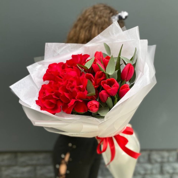 Дуо тюльпаны и розы в Нижнем Тагиле