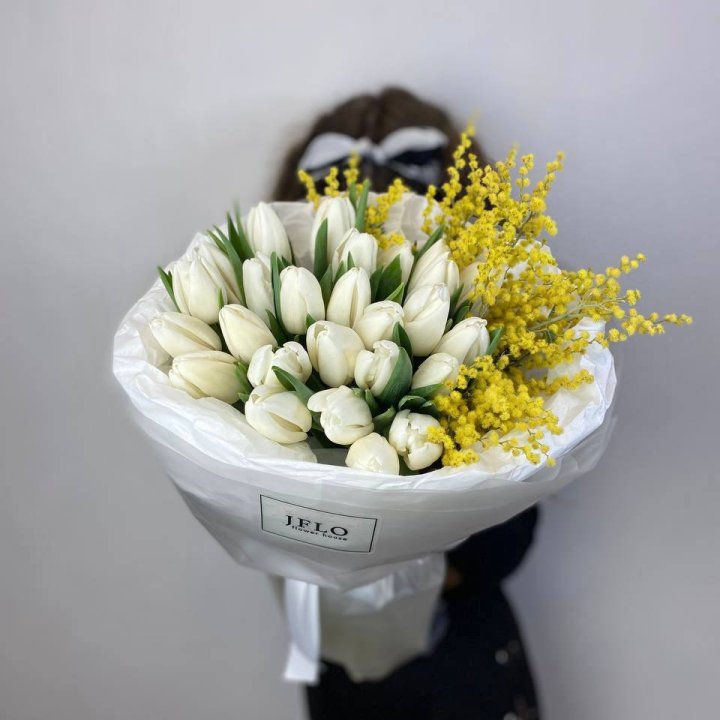 Дуо тюльпан и мимоза в Нижнем Тагиле