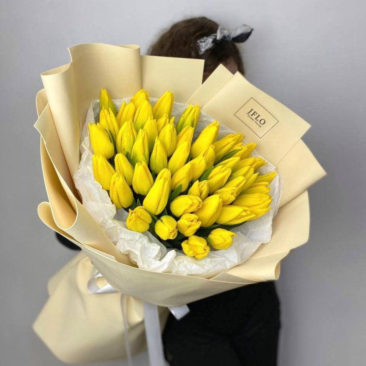 51 жёлтый тюльпан в Нижнем Тагиле