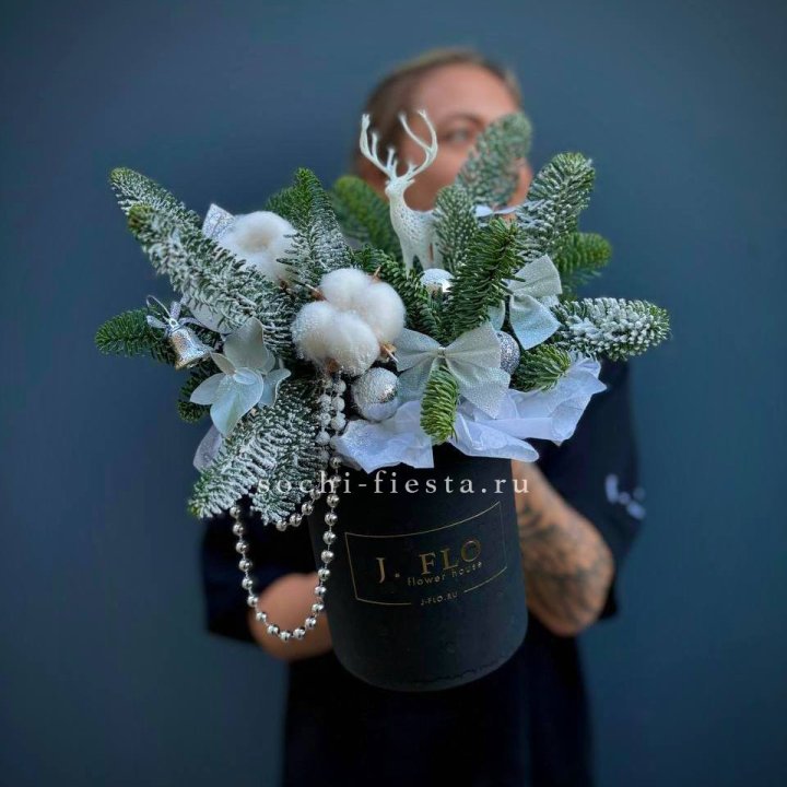 Композиция "Мери крисмас" в Нижнем Тагиле