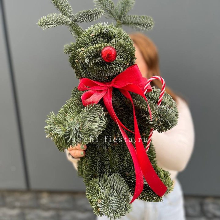 "Олень" из нобилиса в Нижнем Тагиле