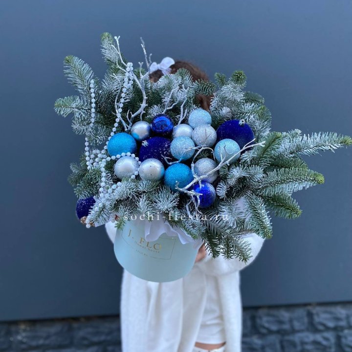 Композиция "Голубая бездна" в Нижнем Тагиле