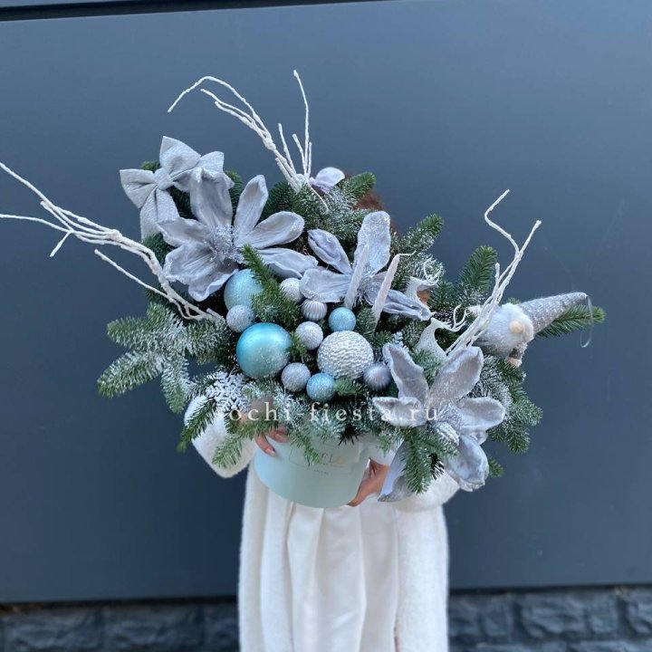 Композиция "Снежный цветок" в Нижнем Тагиле