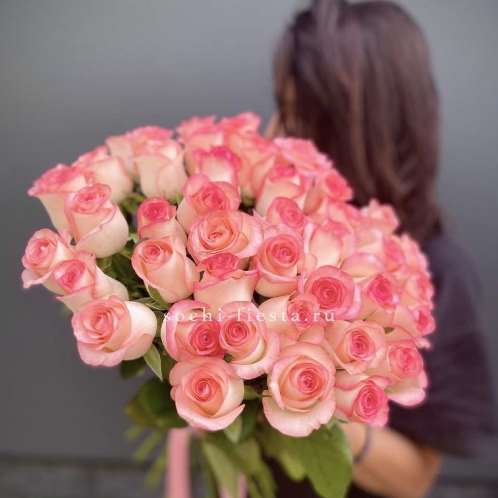 Охапка Роз Джумилия в Нижнем Тагиле