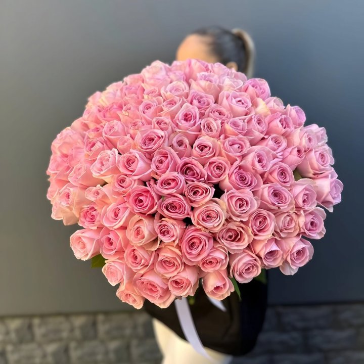 Охапка из 101 розовой розы в Нижнем Тагиле