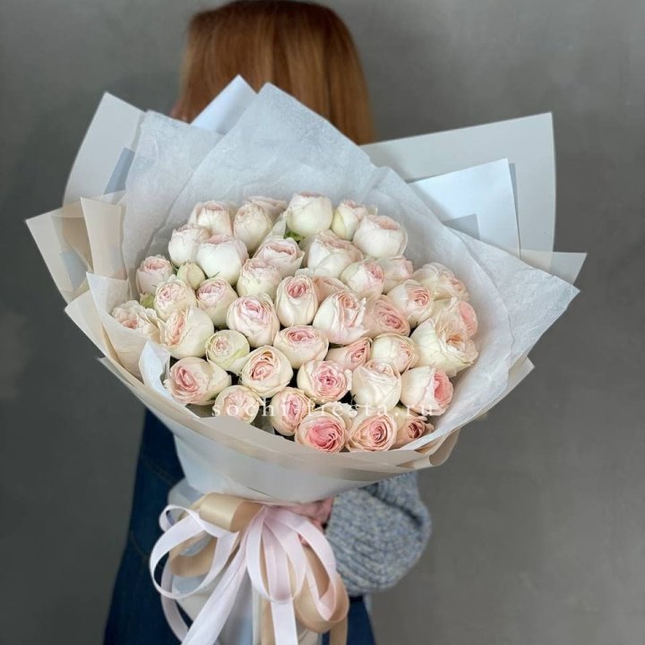 Букет пионовидных роз Пур лав в Нижнем Тагиле