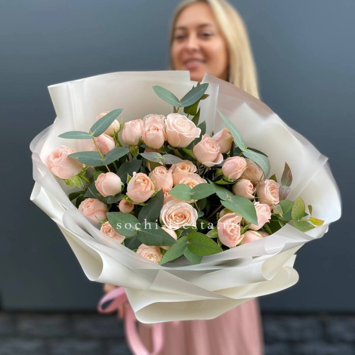 Букет кустовых роз "Фреш" с доставкой в Нижнем Тагиле