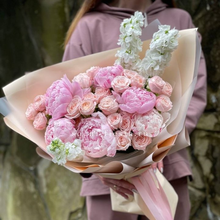 Букет с пионами №1 в Нижнем Тагиле