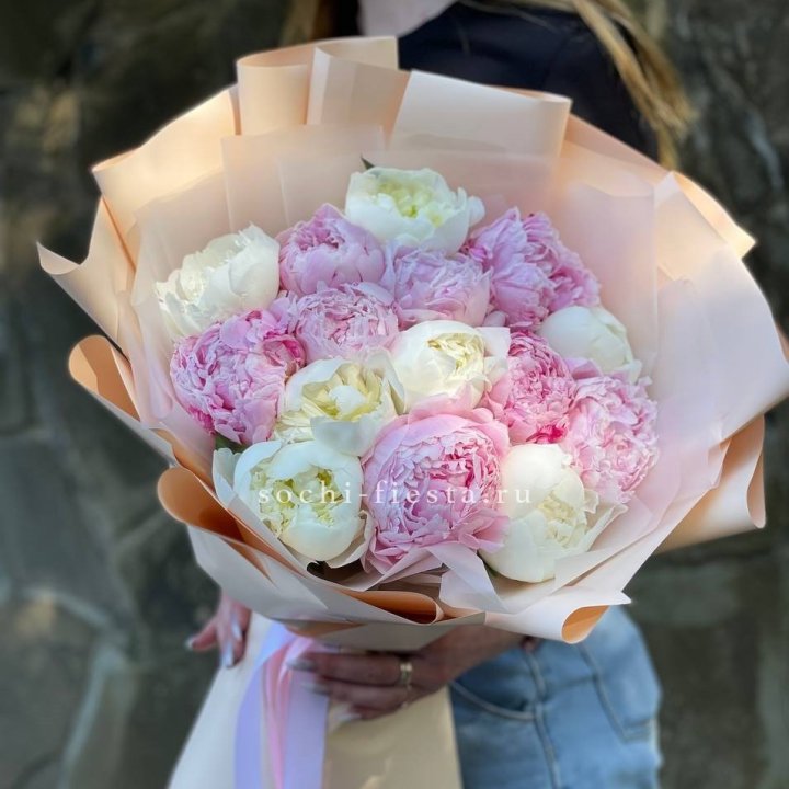 Букет 15 зефирных пионов в Нижнем Тагиле