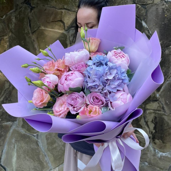 Букет с пионами "Блю логан" в Нижнем Тагиле