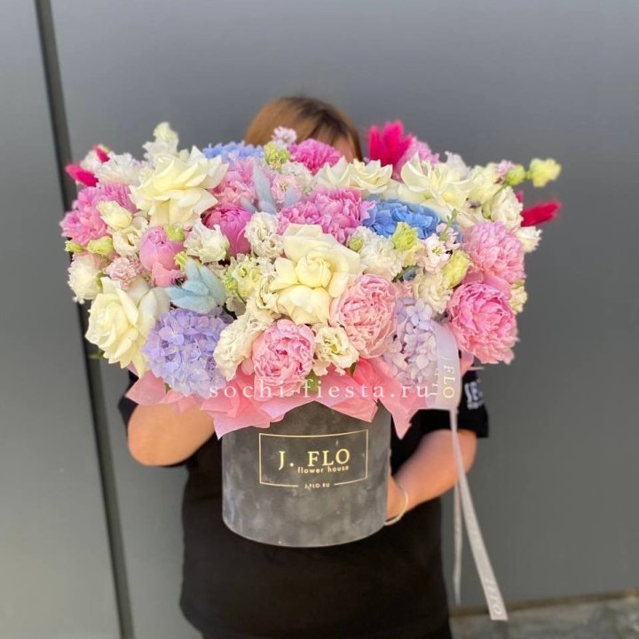 Цилиндр с пионами "Аса" в Нижнем Тагиле