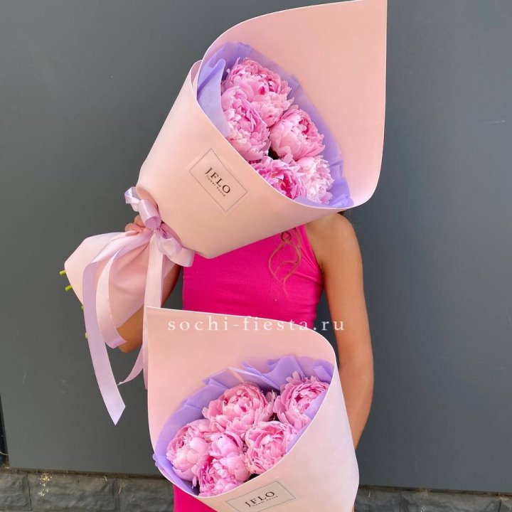 Букет из 5 пионов в Нижнем Тагиле