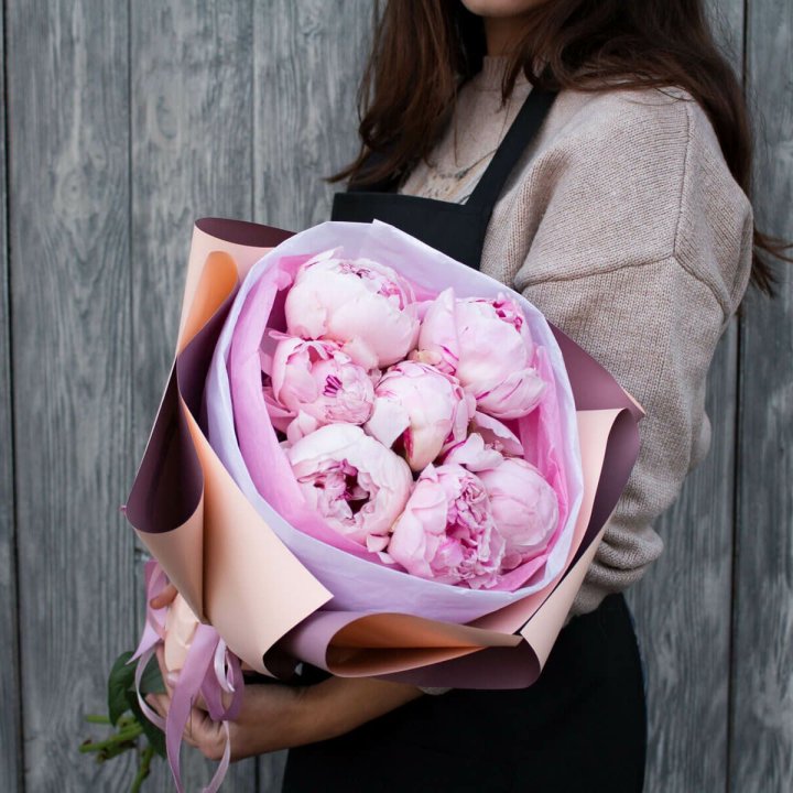 7 зефирных пионов в оформлении в Нижнем Тагиле