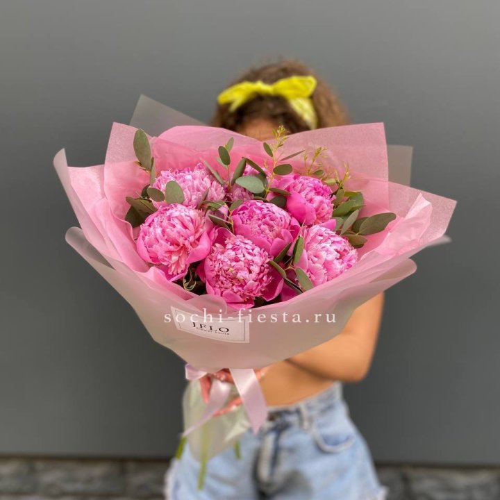 7 ярких пионов в оформлении в Нижнем Тагиле