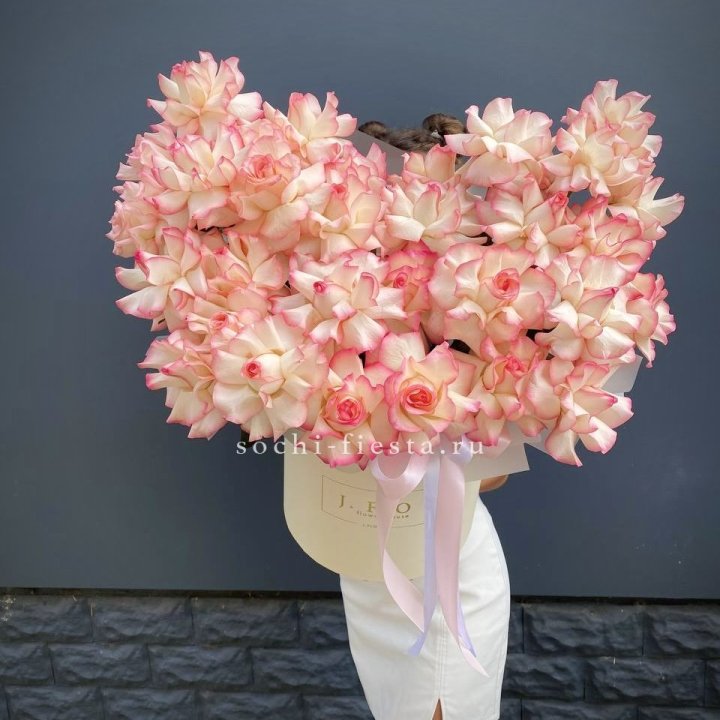 31 французская роза Джумилия в боксе в Нижнем Тагиле