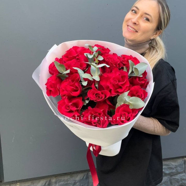 17 Красных французских роз в Нижнем Тагиле
