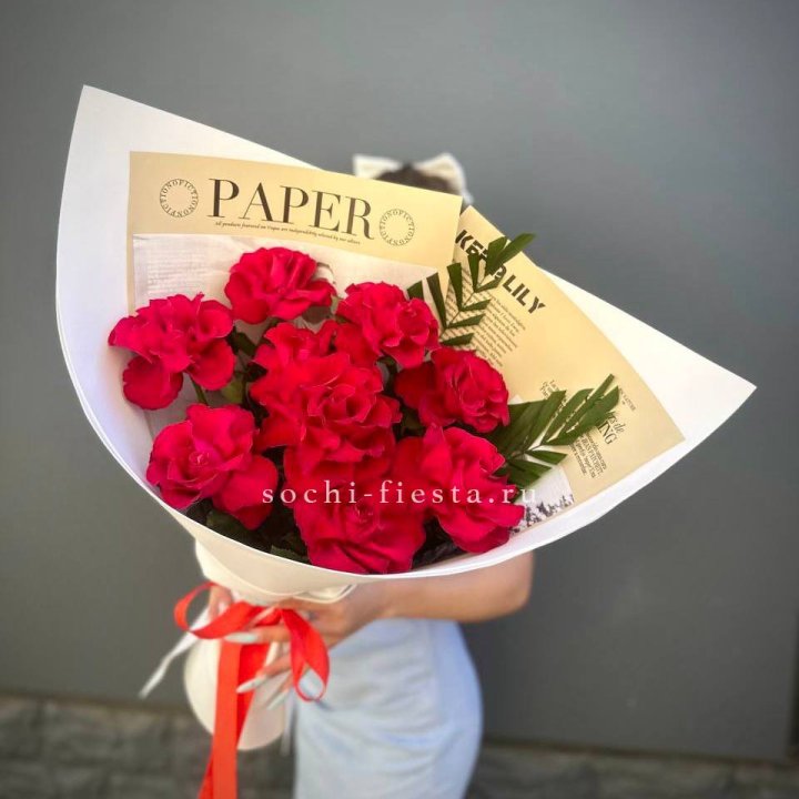 9 Красных французских роз Чико в Нижнем Тагиле