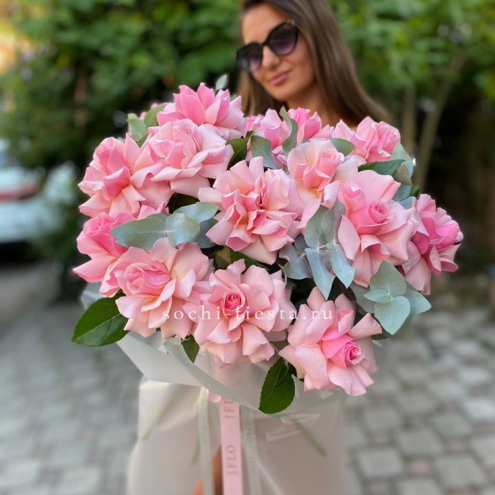 17 Розовых  французских роз в Нижнем Тагиле