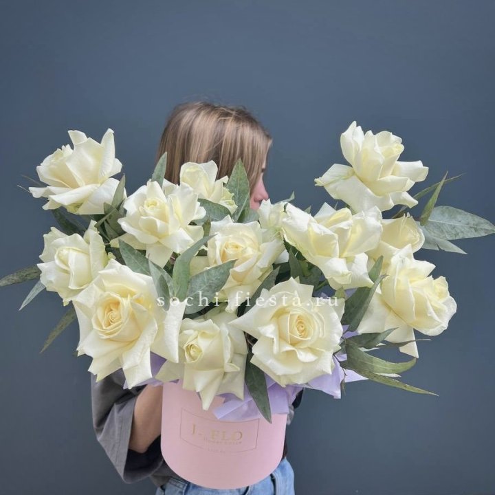 15 Французских роз в боксе в Нижнем Тагиле