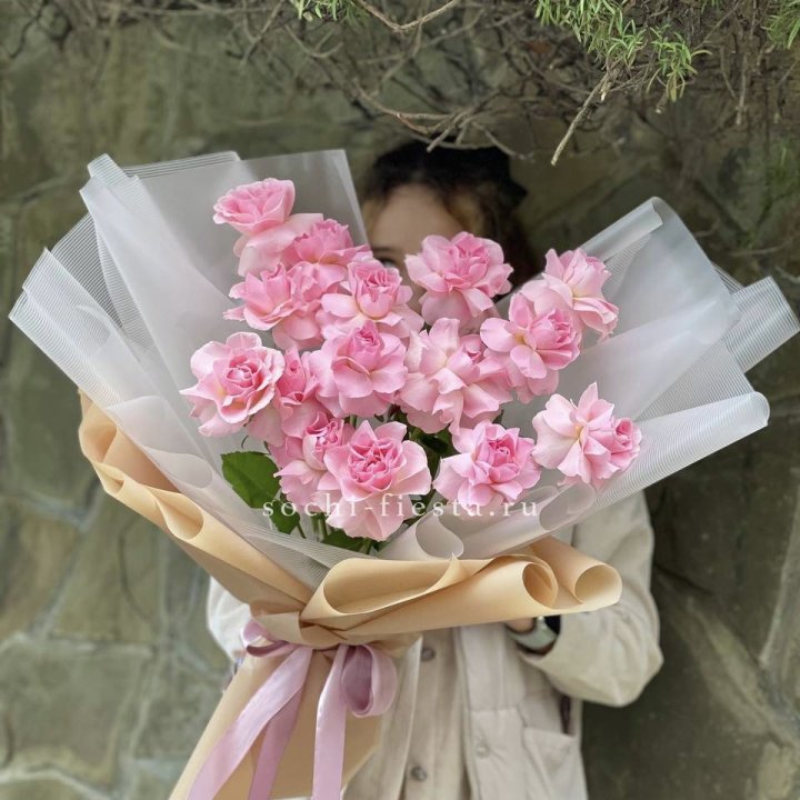 Букет из 15 французских роз Пинк дрим в Нижнем Тагиле
