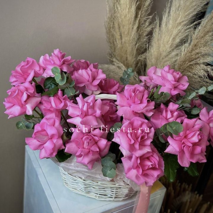 25 роз в цветочной корзине Пинк в Нижнем Тагиле