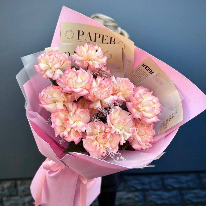 15 французских роз "Джумилия" с доставкой в Нижнем Тагиле