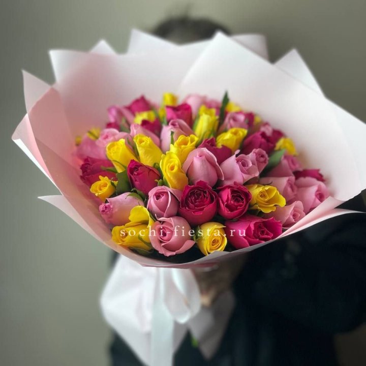 Букет из 51 розы Микс (Кения) в Нижнем Тагиле