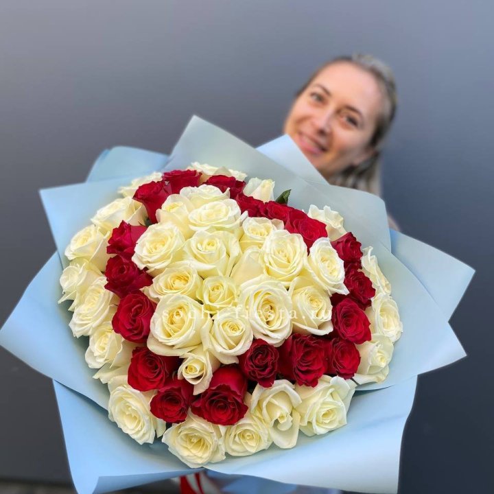 51 роза "Сердце" в Нижнем Тагиле