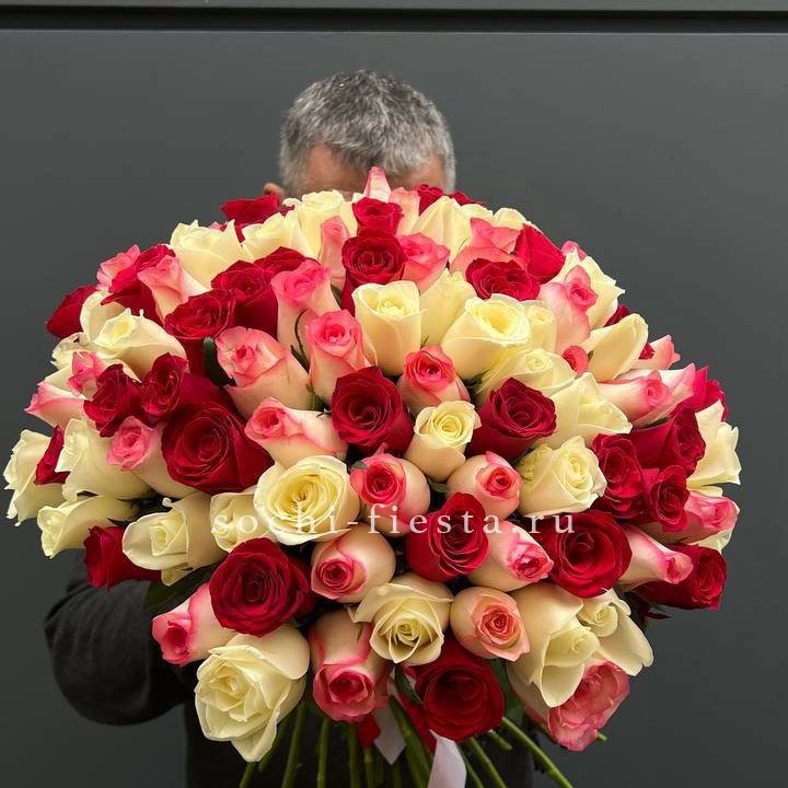 101 разноцветная роза "Джули" в Нижнем Тагиле