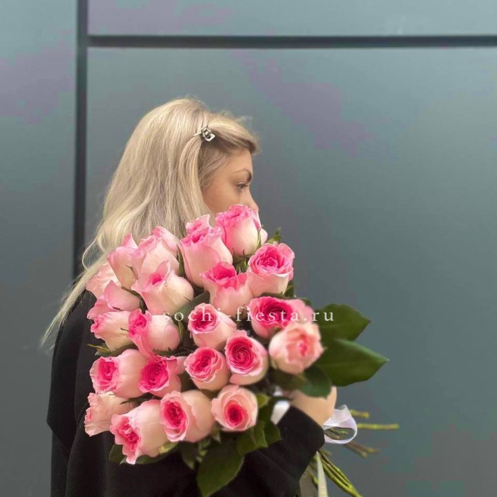  25 розовых роз в Нижнем Тагиле