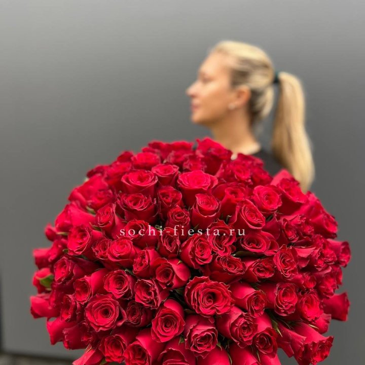 Охапка из 101 красной розы в Нижнем Тагиле