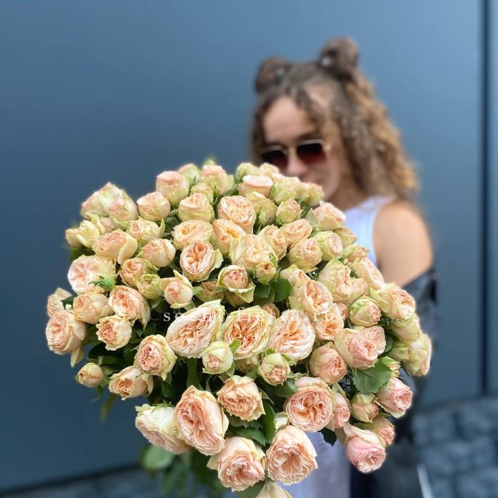 25 пионовидных роз в Нижнем Тагиле