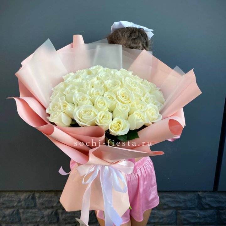 35 белых роз в Нижнем Тагиле