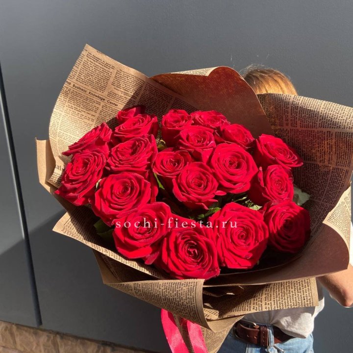 19 красных роз Леди Крафт в Нижнем Тагиле