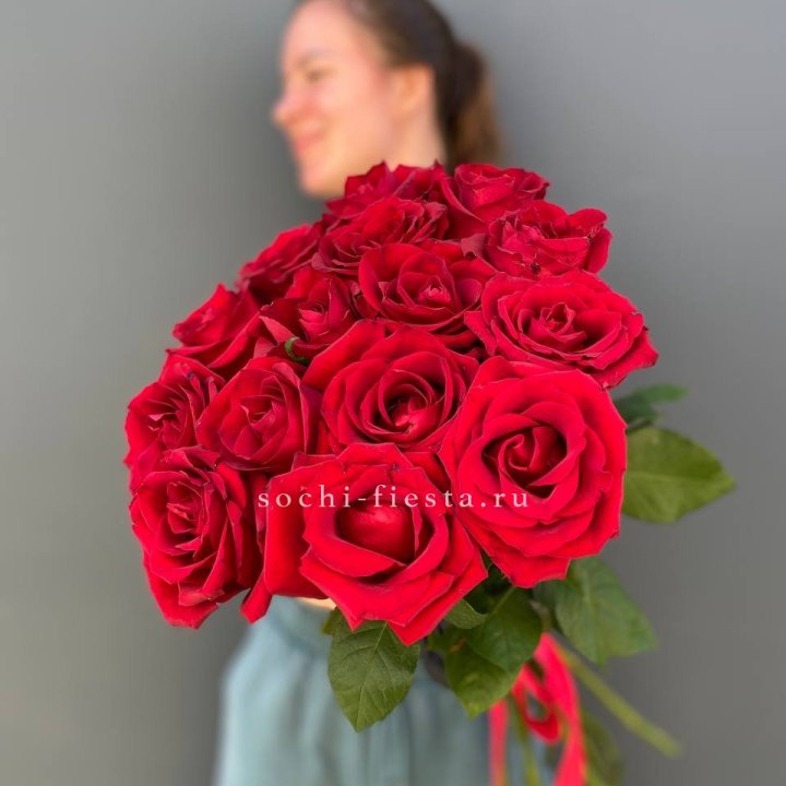 15 красных роз под ленту в Нижнем Тагиле