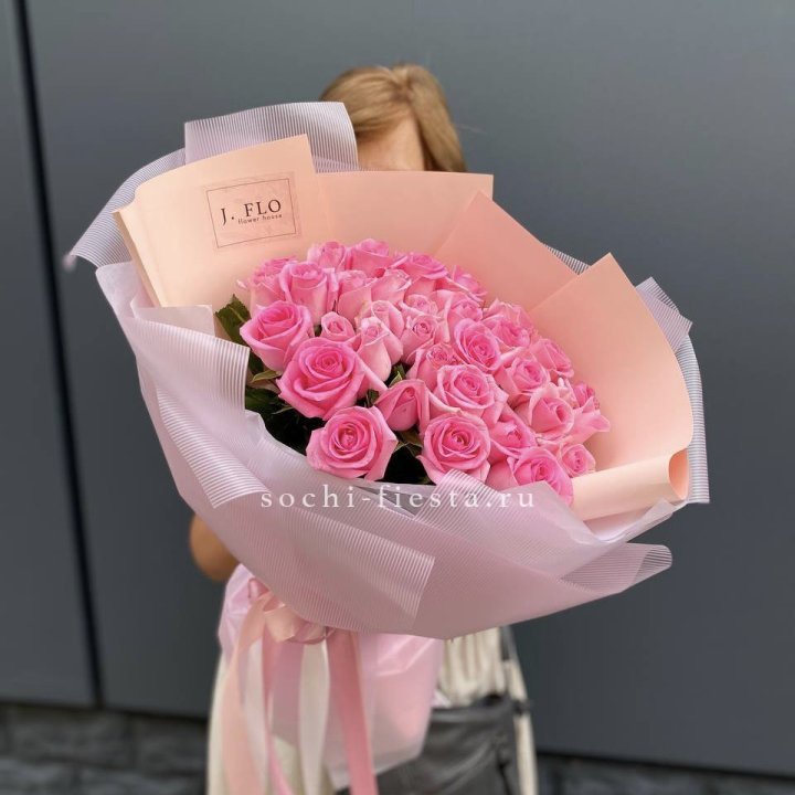 33 Розовые розы в Нижнем Тагиле
